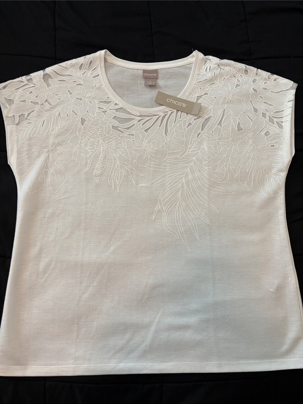 Chico's White Floral Laser-Cut Tee Alabaster size 2 NWT Tropical Sleeveless
